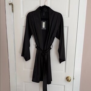 NWT PrettyLittleThing Black Satin Robe Size 8